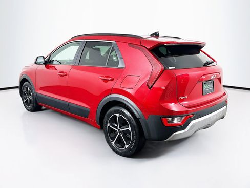 Used 2023 Kia Niro EX image 5
