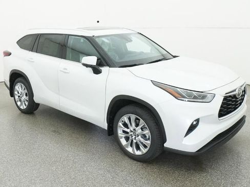 New 2026 Toyota Highlander Limited AWD/4WD image 13
