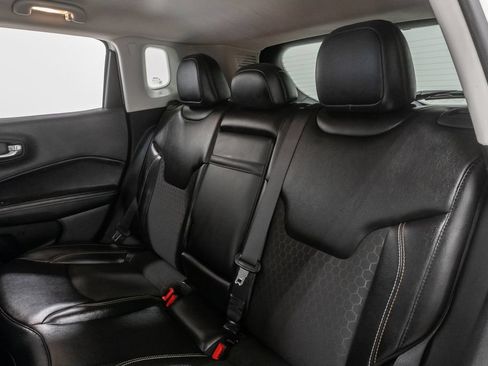 Used 2019 Jeep Compass Latitude w/ Popular Equipment Group AWD/4WD image 24
