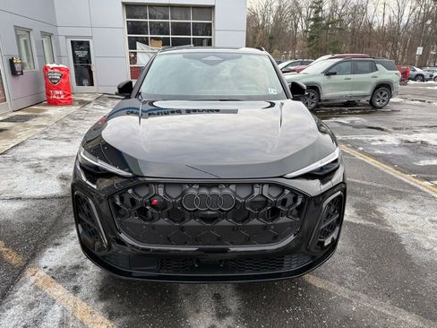 Used 2025 Audi SQ5 Premium Plus w/ Premium Plus Package image 3