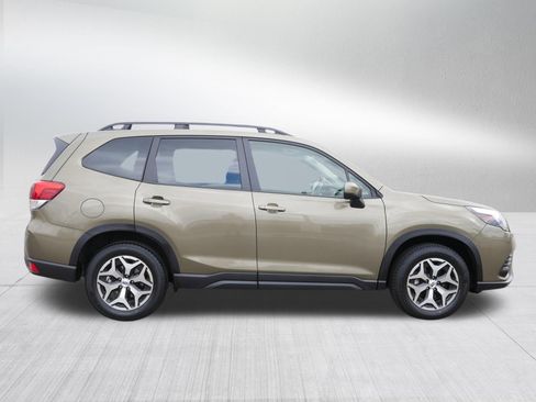 Used 2023 Subaru Forester Premium AWD/4WD image 8