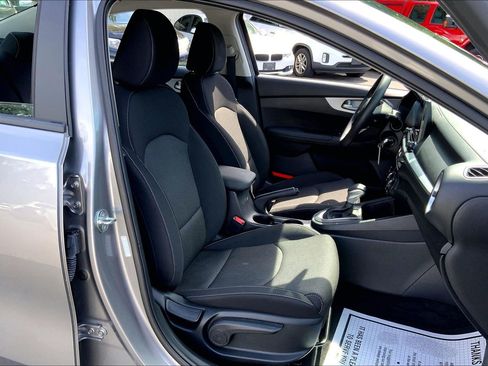 Used 2024 Kia Forte LXS FWD image 9