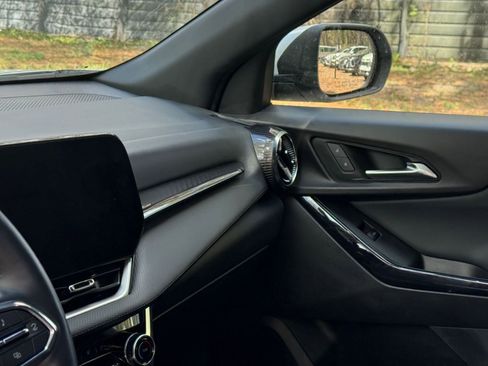 Used 2025 Chevrolet Equinox LT image 31