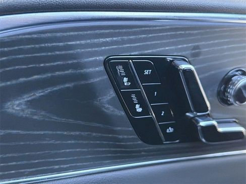 Used 2025 Cadillac Lyriq Luxury image 19