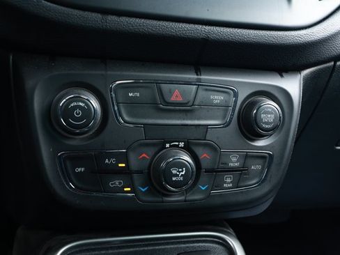 Used 2021 Jeep Compass Sport FWD image 17