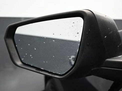 Used 2020 Chevrolet Equinox LS FWD image 4