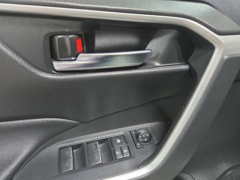 Used 2022 Toyota RAV4 SE w/ Carpet Mat Package (TMS) AWD/4WD image 15
