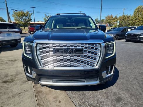 Used 2021 GMC Yukon Denali w/ Denali Ultimate Package image 3