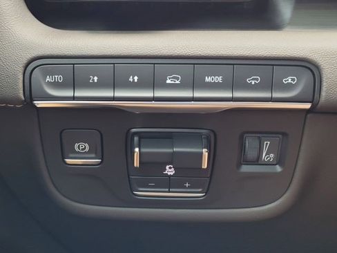Certified 2024 Cadillac Escalade Sport w/ Touring Package AWD/4WD image 17