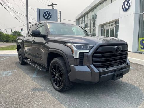 Used 2025 Toyota Tundra Limited AWD/4WD image 7