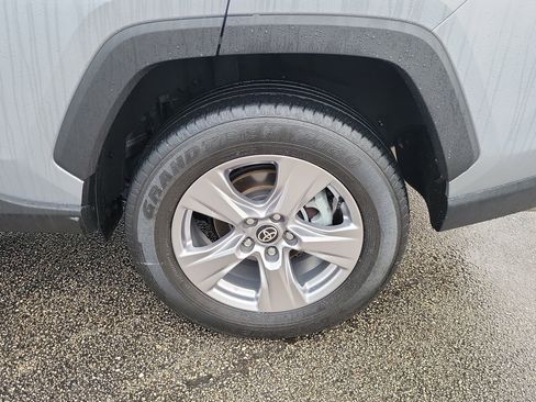 Used 2023 Toyota RAV4 XLE image 8