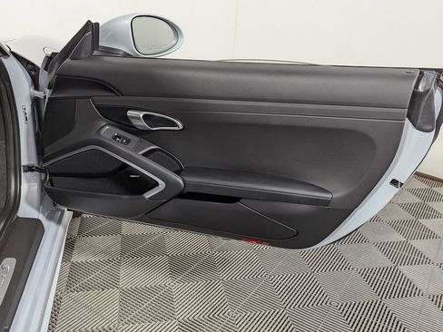 Used 2025 Porsche 718 Cayman S RWD image 28