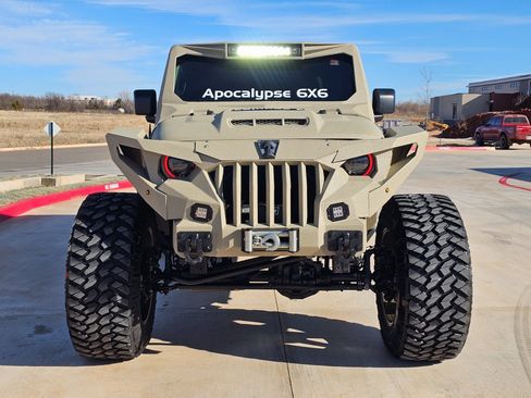 Used 2023 Jeep Gladiator Sport image 14