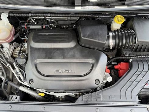 Used 2023 Chrysler Pacifica Limited FWD image 54