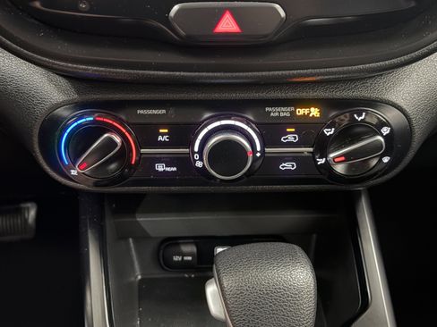 Used 2023 Kia Soul LX w/ Option Group 015 FWD image 16