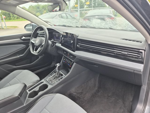 Used 2026 Volkswagen Jetta SE FWD image 29