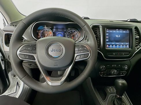 Used 2021 Jeep Cherokee Latitude Lux w/ Comfort/Convenience Group FWD image 11