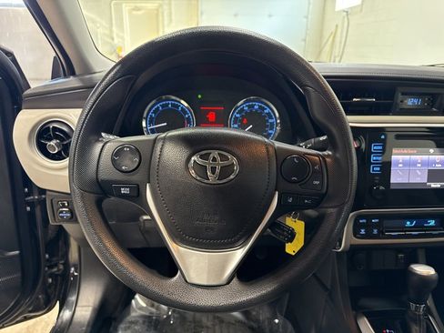 Used 2017 Toyota Corolla L FWD image 10