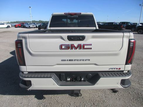 New 2026 GMC Sierra 2500 AT4 w/ AT4 Premium Plus Package AWD/4WD image 5