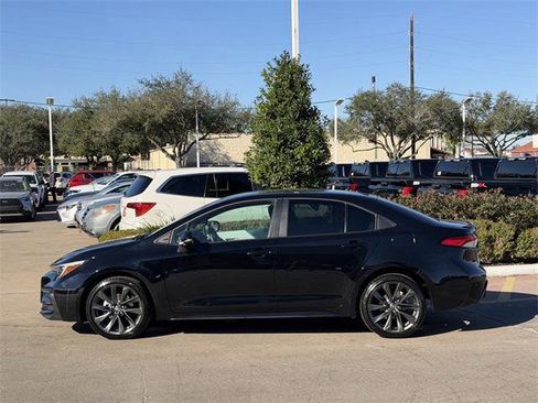 Certified 2025 Toyota Corolla SE image 4