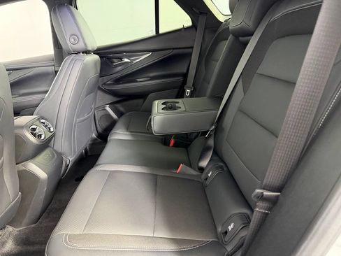 Used 2024 Chevrolet Blazer EV LT AWD/4WD image 24