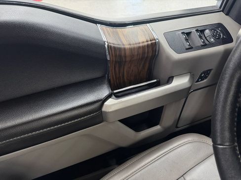 Used 2020 Ford F150 Lariat RWD image 11
