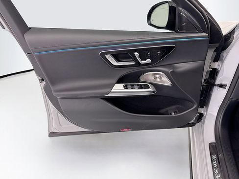 Used 2026 Mercedes-Benz E 450 4MATIC Sedan image 23