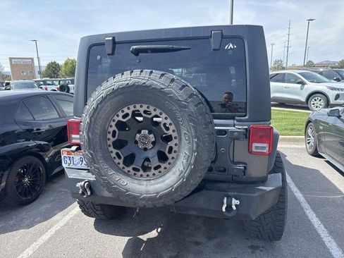 Used 2014 Jeep Wrangler Unlimited Rubicon w/ Connectivity Group image 8