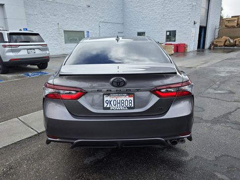 Used 2024 Toyota Camry SE image 4
