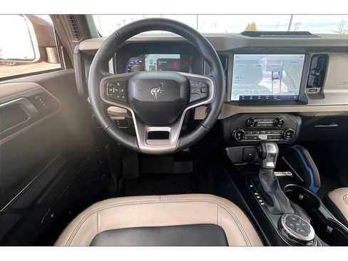 Used 2024 Ford Bronco Wildtrak image 6
