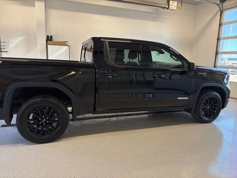 Used 2025 GMC Sierra 1500 Elevation w/ Preferred Package AWD/4WD image 9