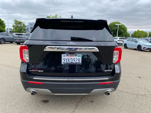 Used 2024 Ford Explorer Limited AWD/4WD image 5