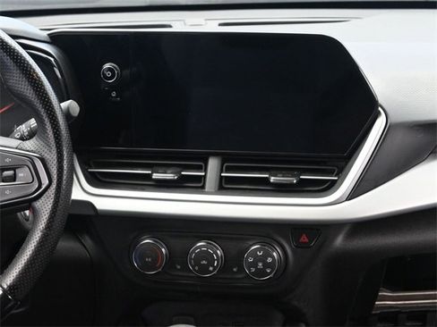 Certified 2024 Chevrolet Trax RS w/ Driver Confidence Package image 26