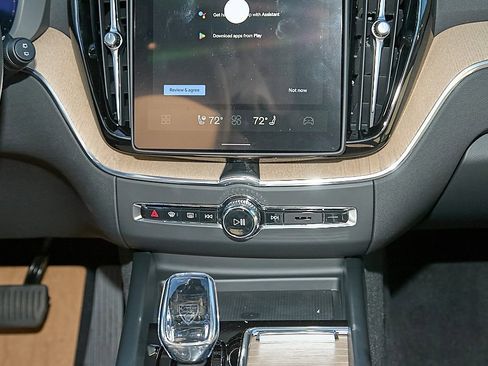 New 2026 Volvo XC60 B5 Plus w/ Protection Package Premier image 26