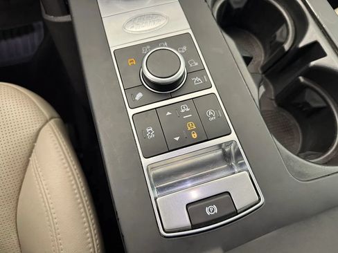 Used 2020 Land Rover Discovery Landmark AWD/4WD image 35