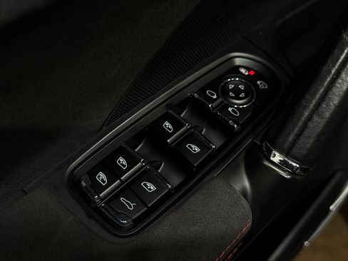 Used 2013 Porsche Cayenne GTS image 31