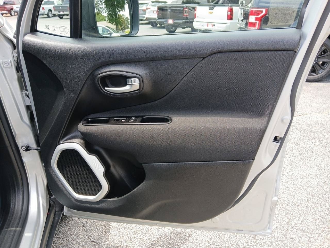 Used 2021 Jeep Renegade Sport FWD image 15