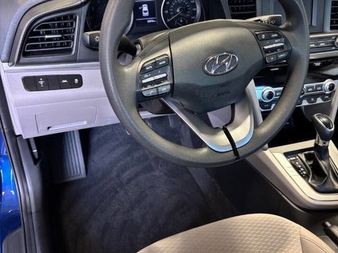Used 2020 Hyundai Elantra SE FWD image 4