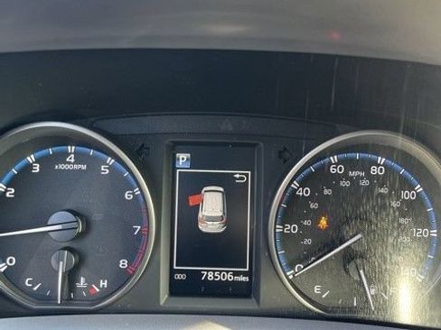 Used 2017 Toyota RAV4 LE AWD/4WD image 8