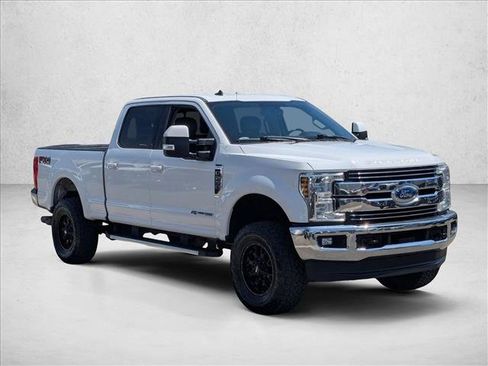 Used 2019 Ford F250 Lariat w/ Lariat Value Package AWD/4WD image 3