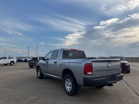 Used 2020 RAM 1500 4x4 Crew Cab Classic image 16