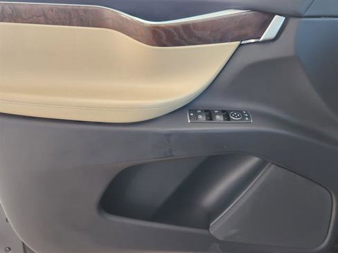 Used 2017 Tesla Model X 90D image 17
