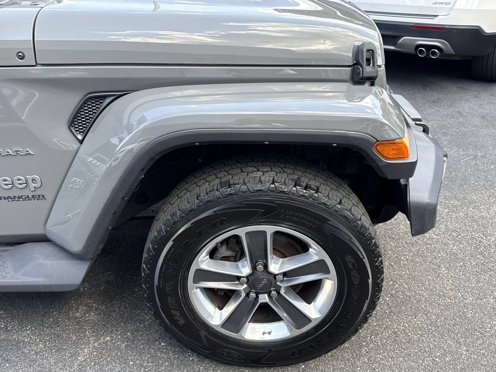 Used 2021 Jeep Wrangler Unlimited Sahara AWD/4WD image 9