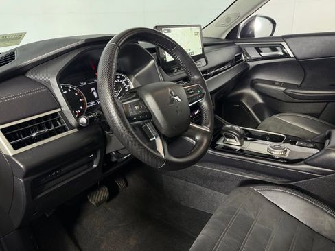 Used 2025 Mitsubishi Outlander SE AWD/4WD image 23