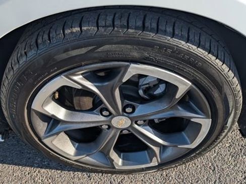 Used 2022 Chevrolet Malibu LT image 19