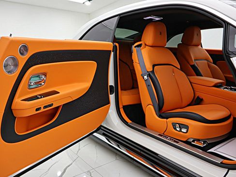 Used 2026 Rolls-Royce Spectre AWD/4WD image 35