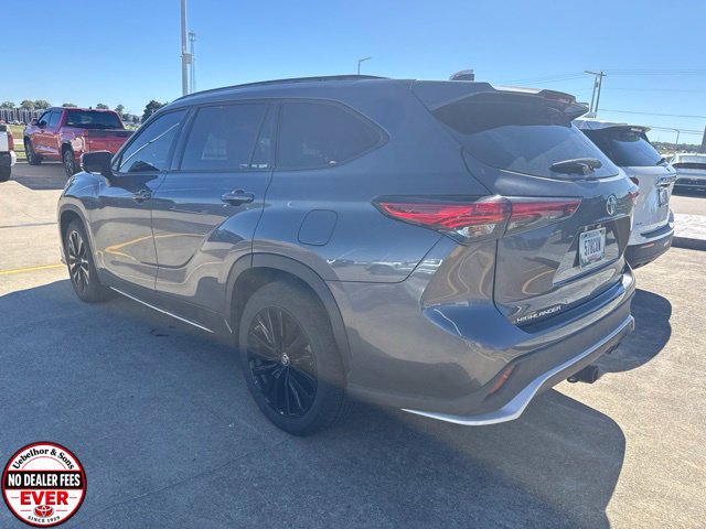 Used 2023 Toyota Highlander XSE FWD image 7