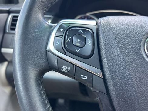 Used 2017 Toyota Camry SE FWD image 16