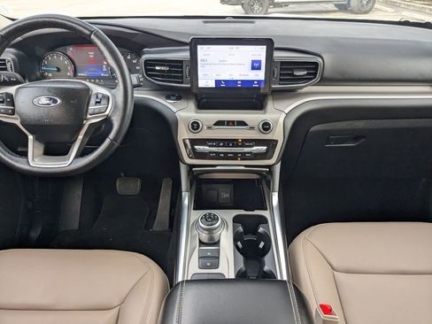 Used 2023 Ford Explorer XLT w/ Equipment Group 202A image 24