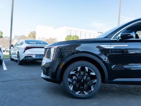 New 2026 Kia Sorento S image 3